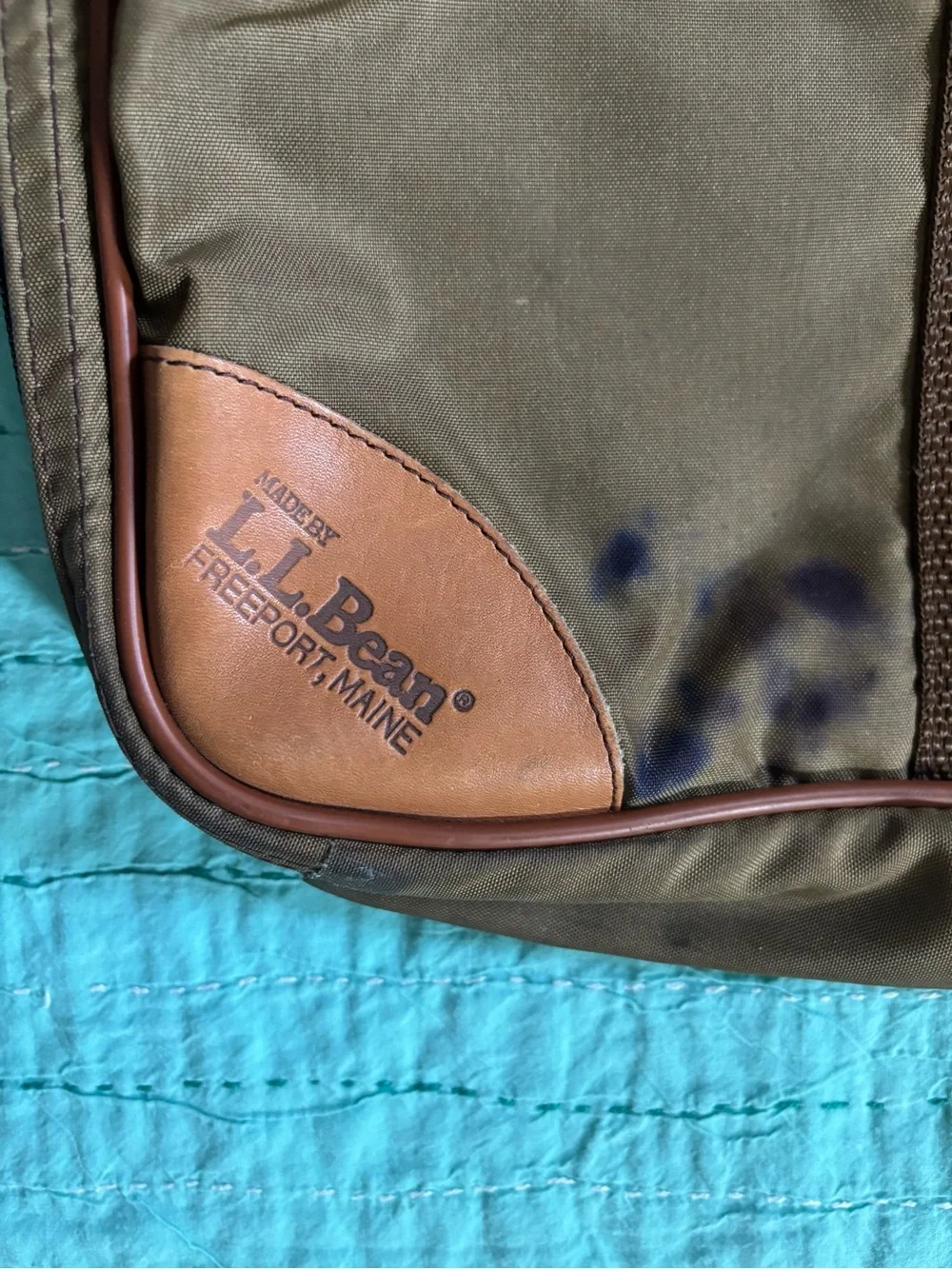Vintage L.L.Bean Brown/Tan Nylon Leather Trim Clamshell Messenger Laptop Bag.